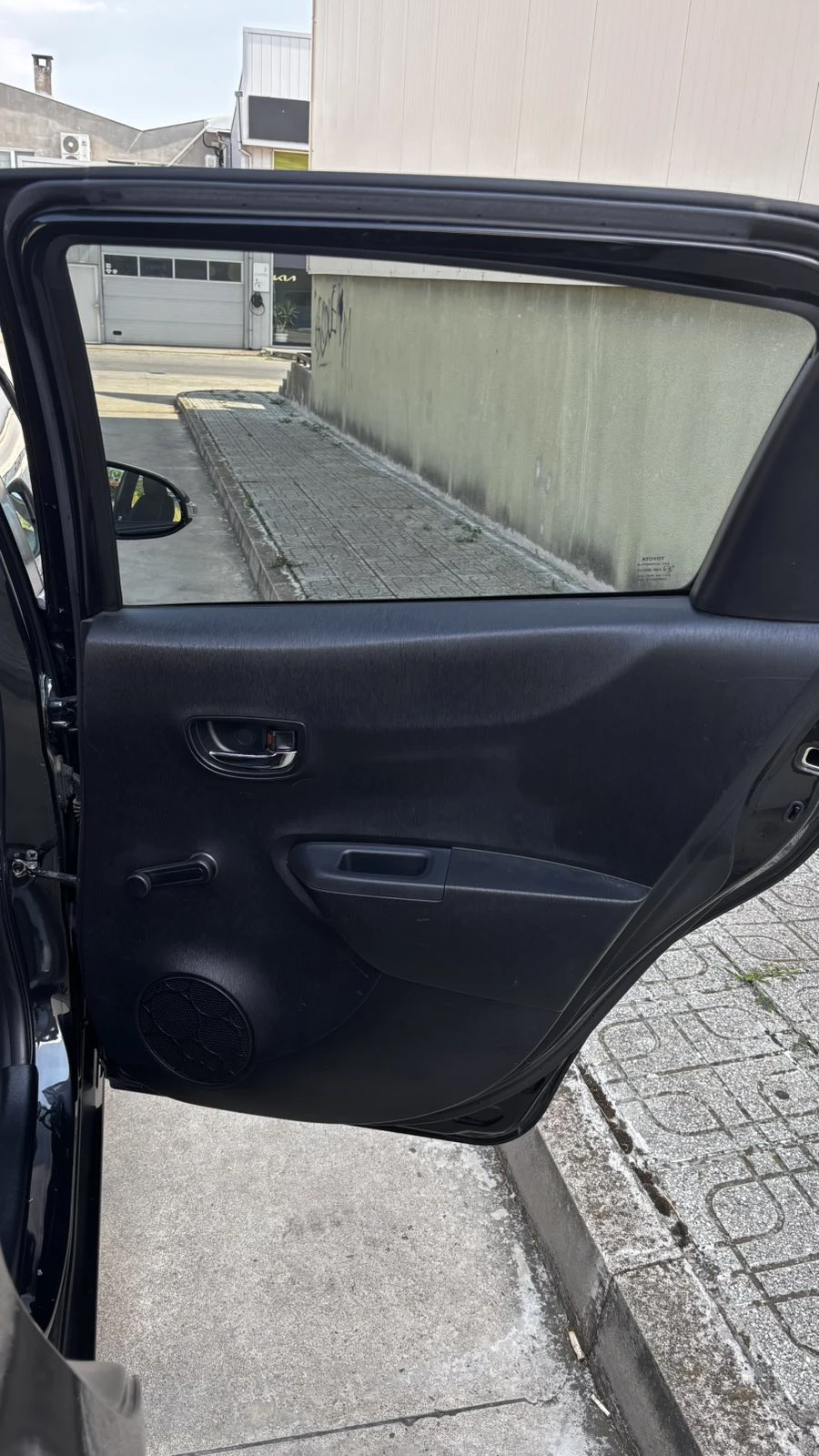 Toyota Yaris 1, 33 Dual VVT-i Style, снимка 10 - Автомобили и джипове - 56185204