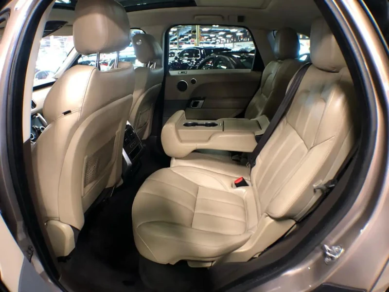 Land Rover Range Rover Sport Обдухване* CarPlay* Пано* Keyless Go, снимка 12 - Автомобили и джипове - 52318029