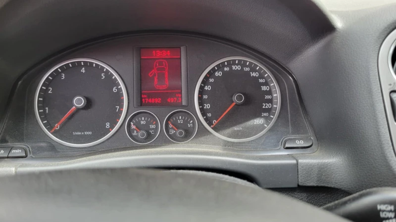 VW Tiguan TSI, снимка 8 - Автомобили и джипове - 52229386