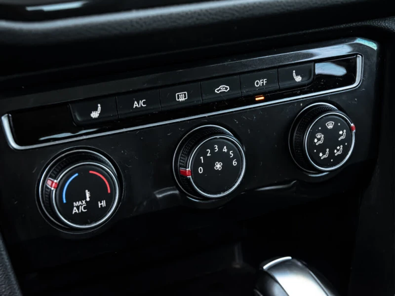 VW Tiguan Comfortline 4Motion* АвтоКредит* (ЦЕНА ДО БЪЛГАРИЯ, снимка 10 - Автомобили и джипове - 53263822