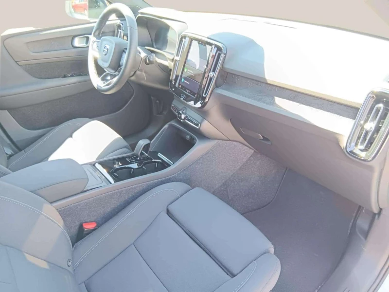 Volvo XC40 Singel Motor, снимка 10 - Автомобили и джипове - 53267680