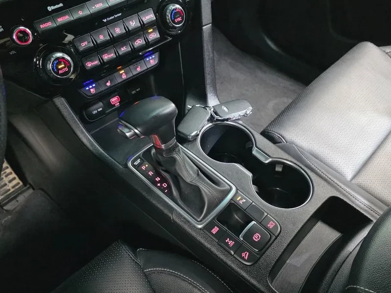 Kia Sportage 2.0 CRDi 4WD, снимка 9 - Автомобили и джипове - 54276742