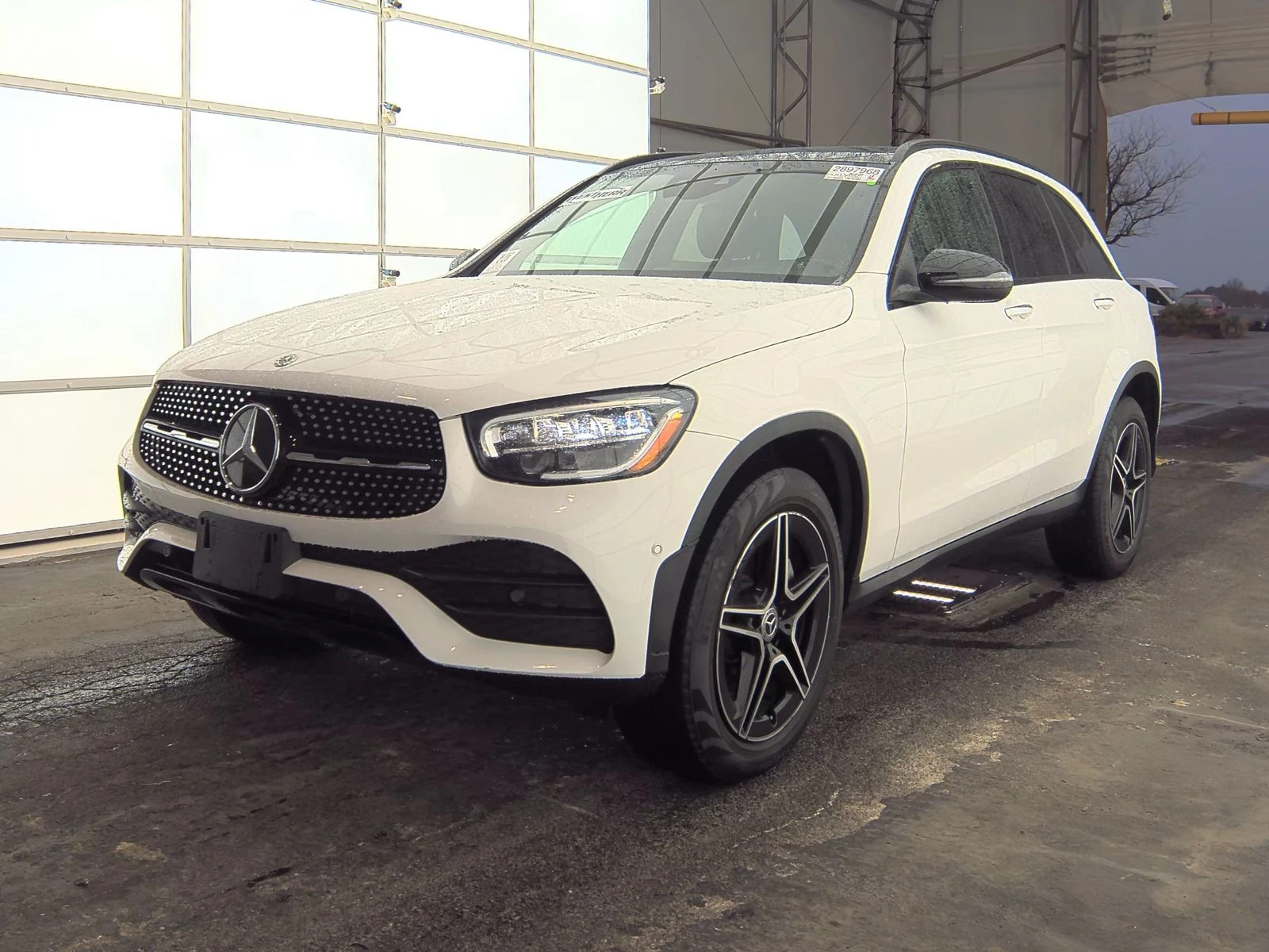 Mercedes-Benz GLC 300 AMG* Хедъп* амбиент* камера* м.точка* keyless* pan - [1] 