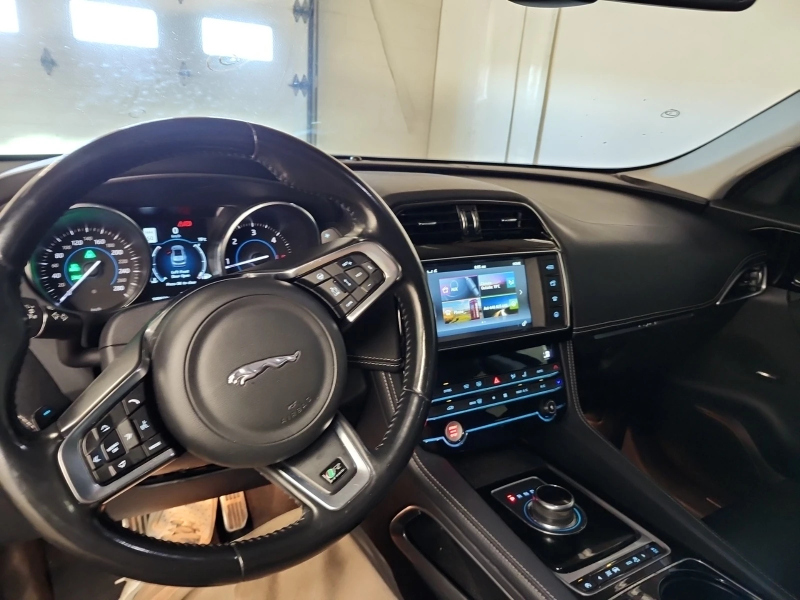 Jaguar F-PACE 2.0D АВТОКРЕДИТ - изображение 5