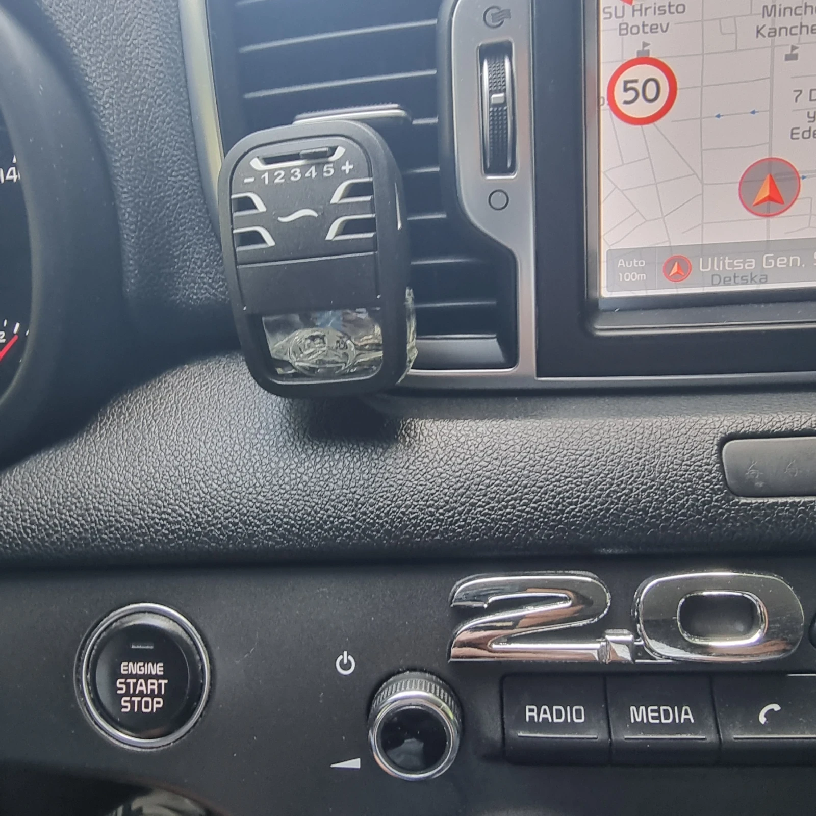 Kia Sportage 2.0/185 4x4 Distronik - изображение 6