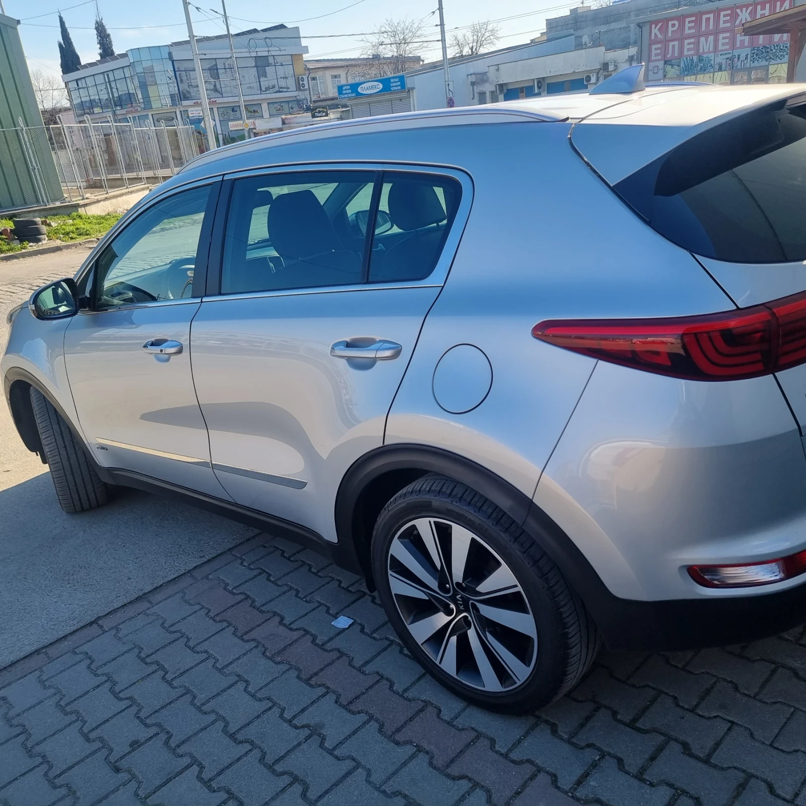 Kia Sportage 2.0/185 4x4 Distronik - изображение 8