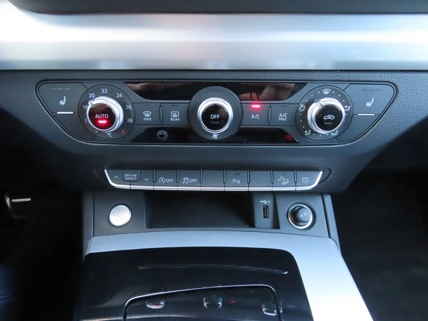 Audi Q5 S line 40 TDI quattro | Mobile.bg   11