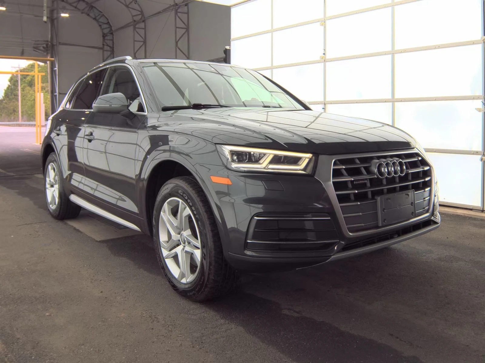 Audi Q5 Premium Plus, снимка 2 - Автомобили и джипове - 54360356