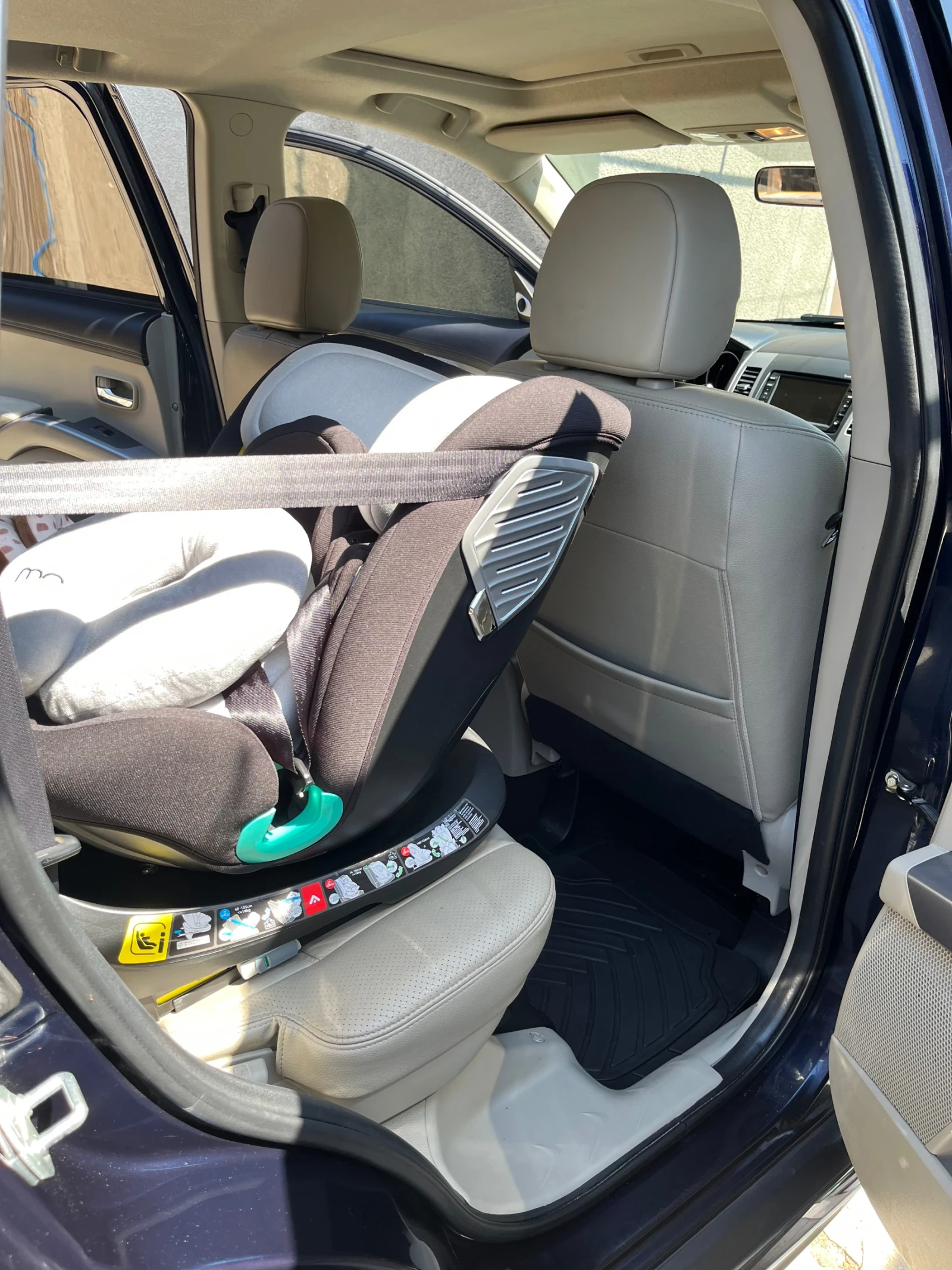 Mitsubishi Outlander 2.2DI, снимка 9 - Автомобили и джипове - 54855362
