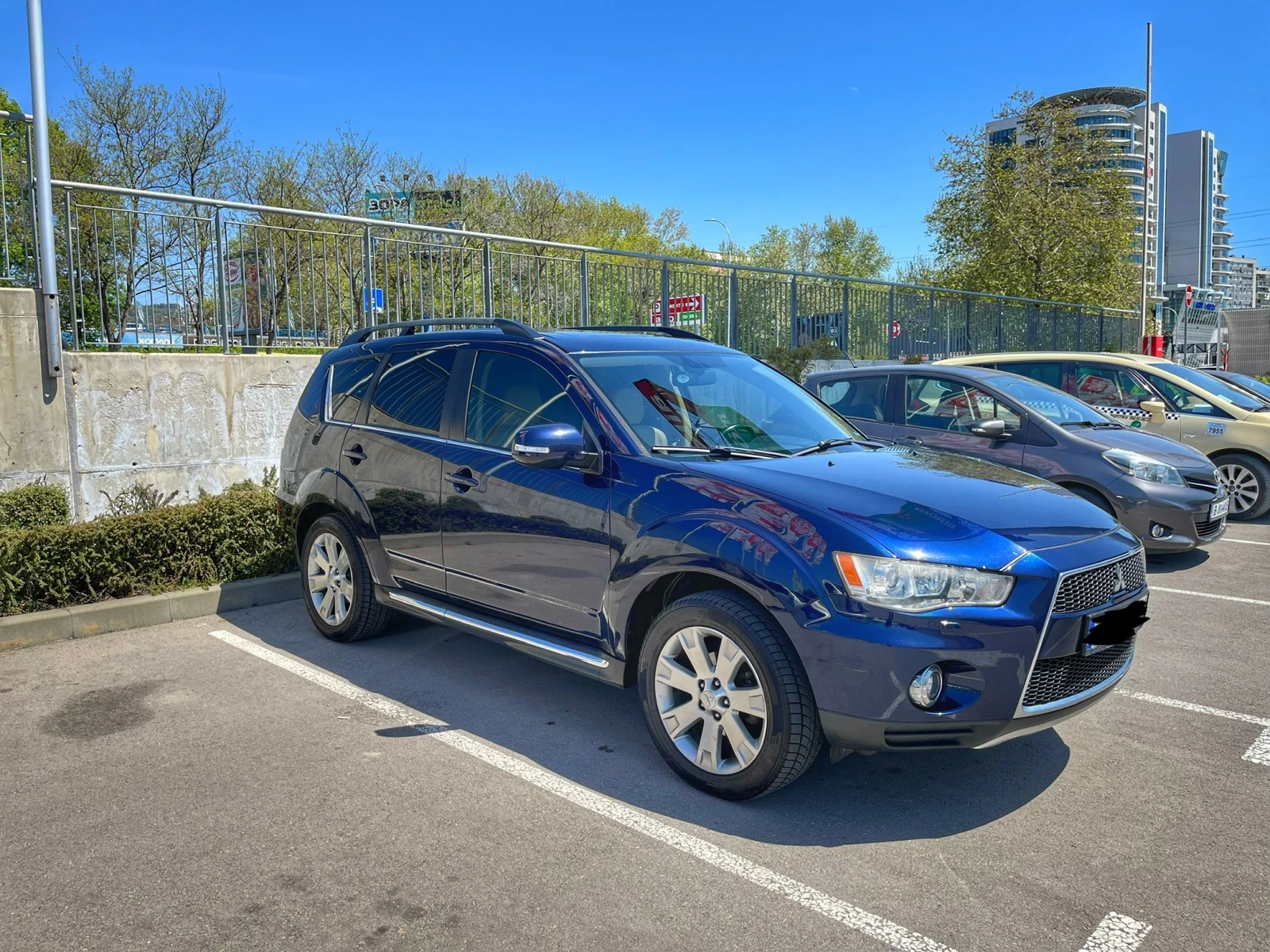 Mitsubishi Outlander 2.2DI, снимка 2 - Автомобили и джипове - 54855362