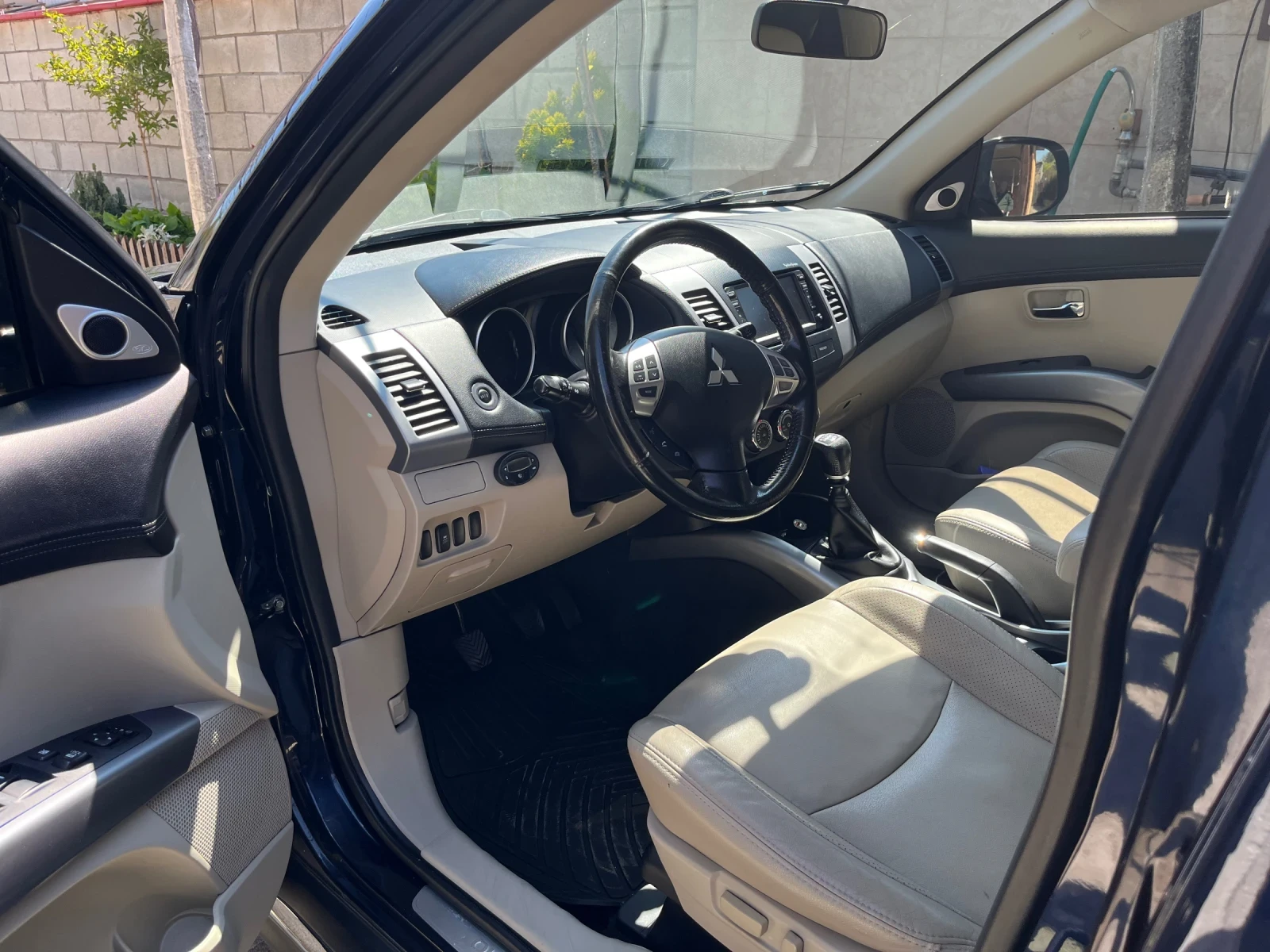 Mitsubishi Outlander 2.2DI, снимка 6 - Автомобили и джипове - 54855362
