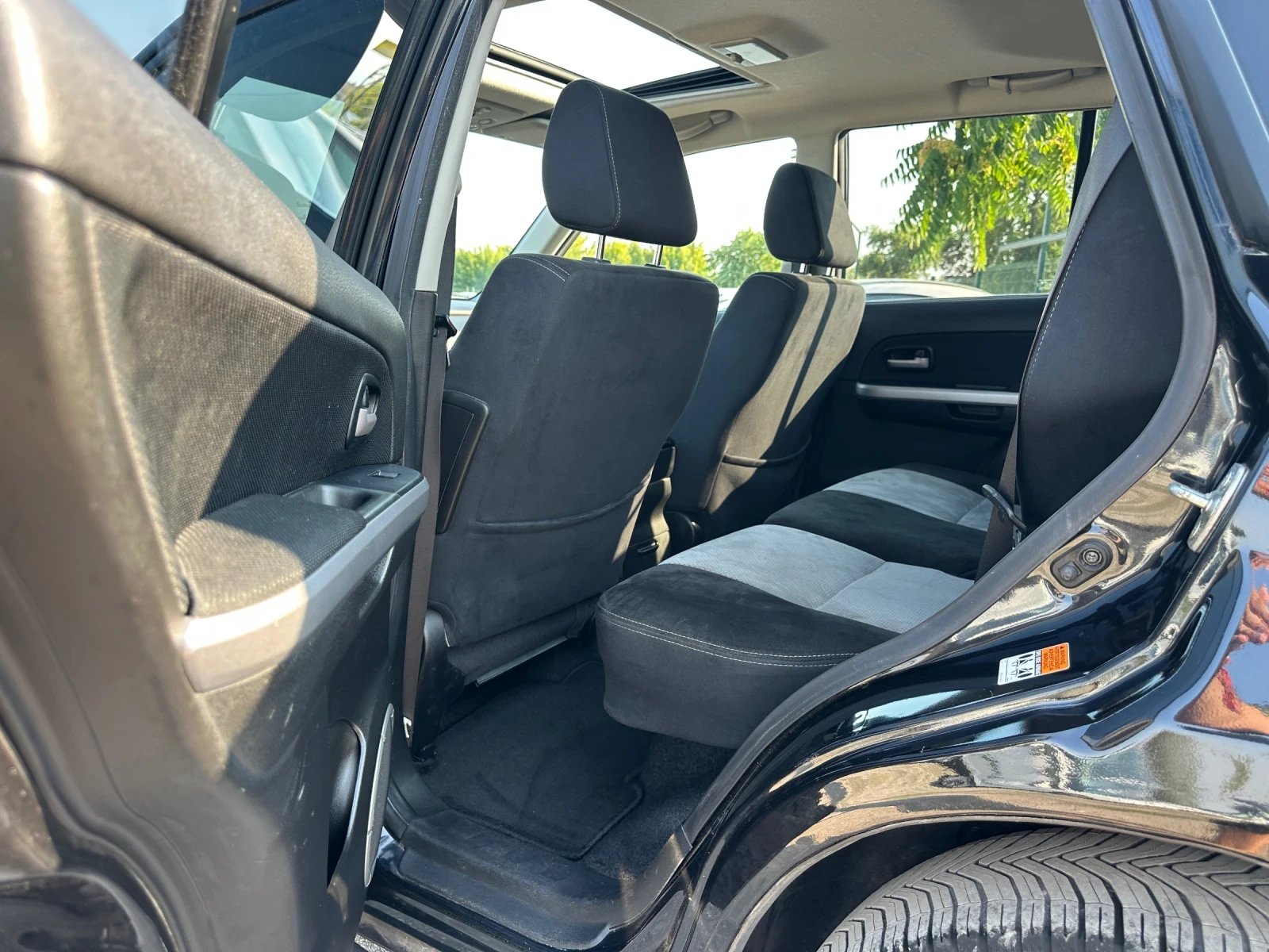 Suzuki Grand vitara 2.0-FACE-РЪЧКА-ТОП-БЕЗ-КОРОЗИЯ!, снимка 14 - Автомобили и джипове - 55753398