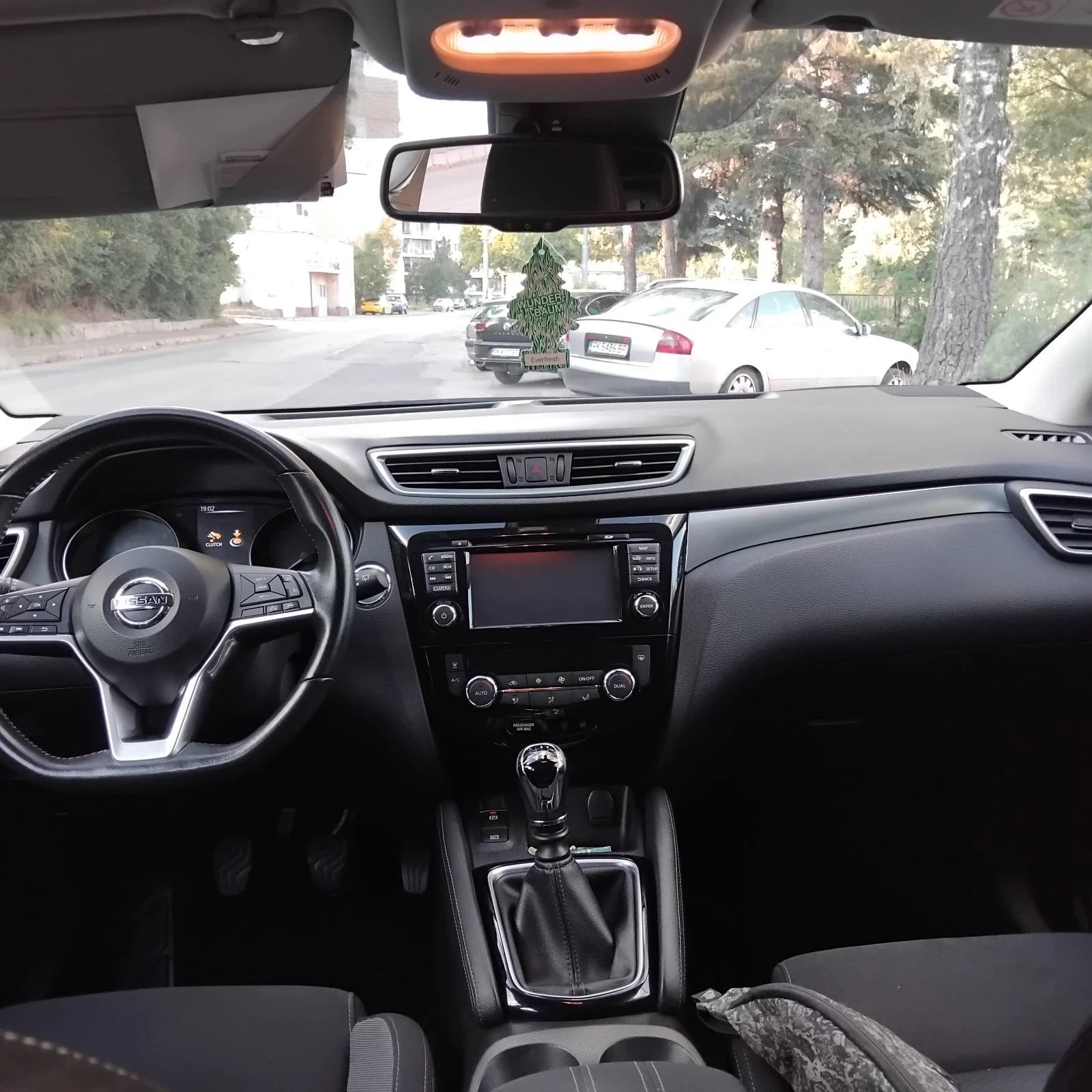 Nissan Qashqai 1.6 dci , снимка 12 - Автомобили и джипове - 55961306