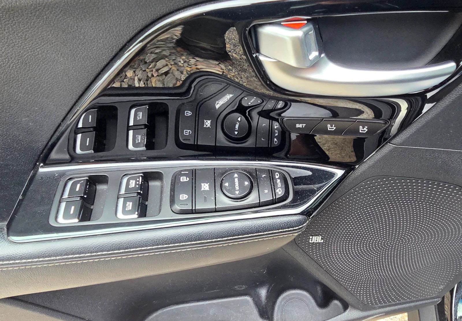 Kia Niro SOH100%/Premium, снимка 8 - Автомобили и джипове - 56269484