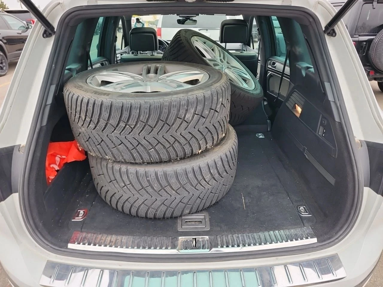 VW Touareg, снимка 13 - Автомобили и джипове - 56711837