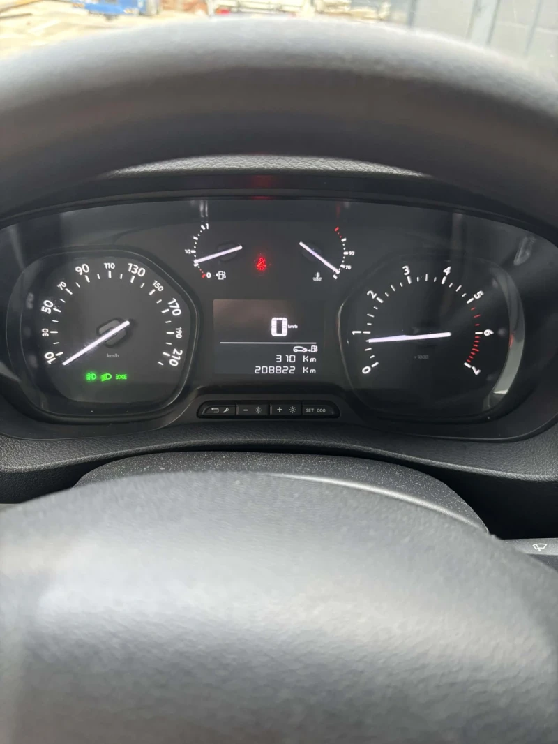 Peugeot Expert, снимка 9 - Бусове и автобуси - 52858527