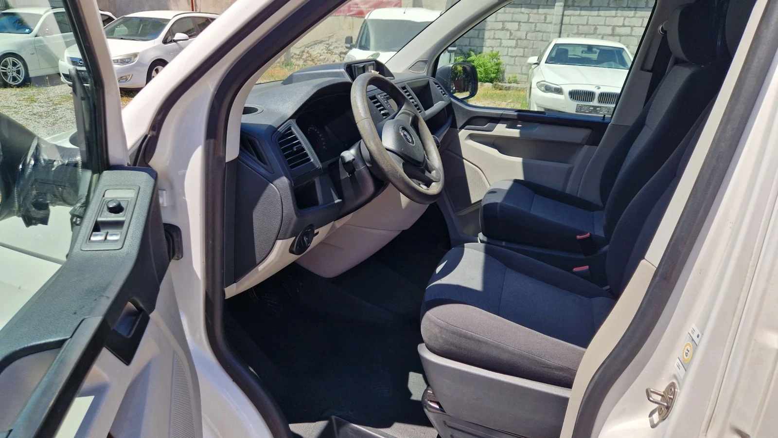VW T6 2.0 TDI.102 кс.ХЛАДИЛЕН МАКСИ , снимка 9 - Бусове и автобуси - 55260036