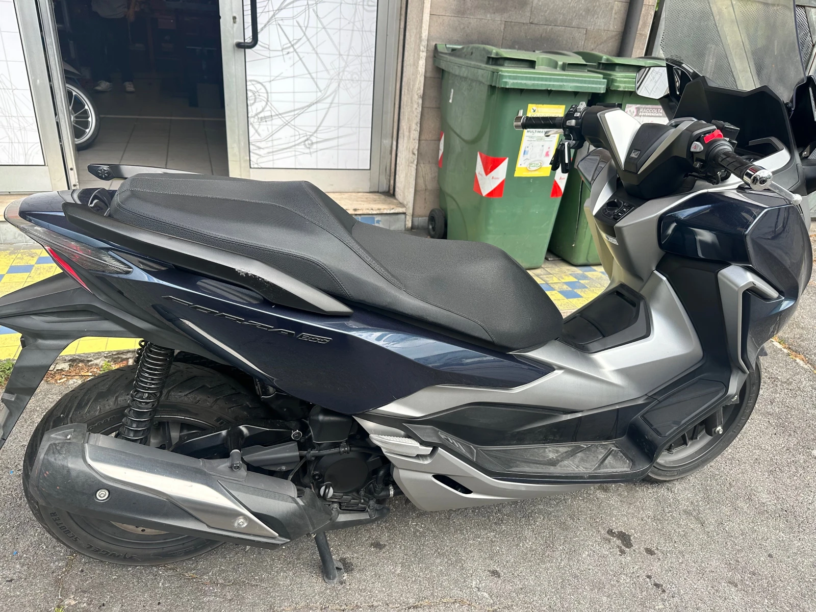 Honda Forza 300i ABS/TC/LED 03.2019г., снимка 17 - Мотоциклети и мототехника - 54631126