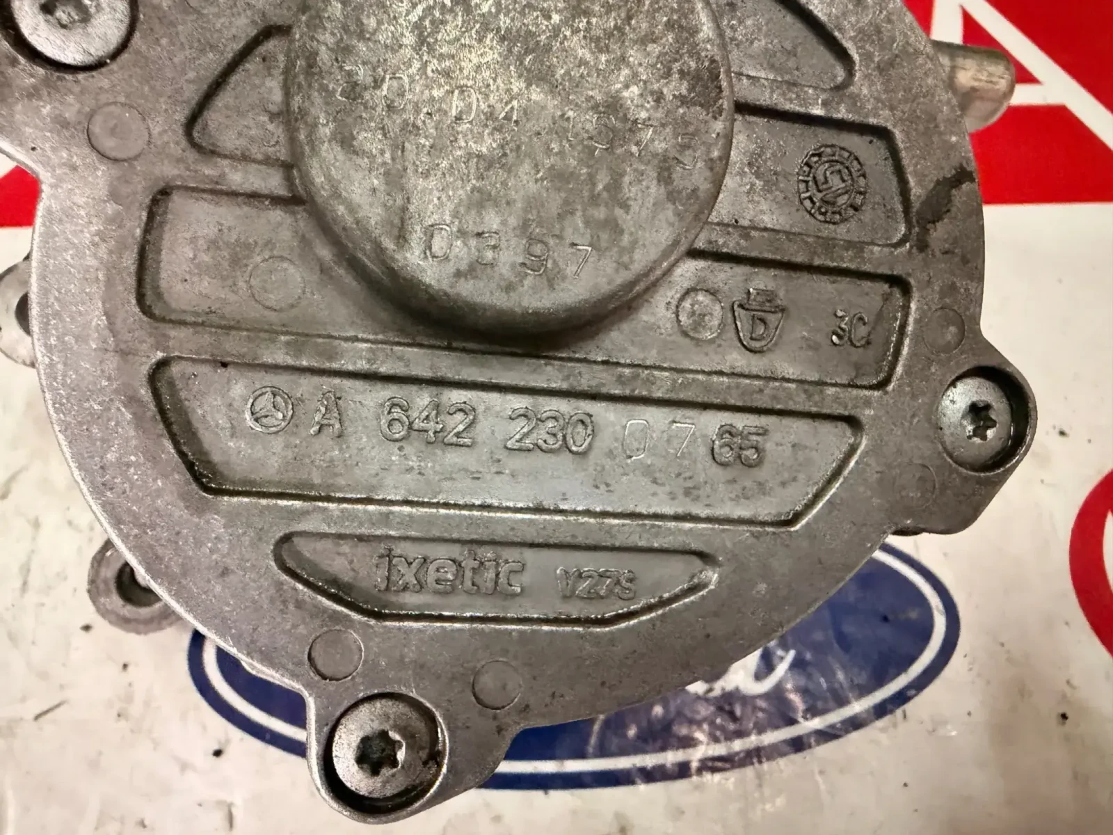 A6422300765  Вакуум помпа  Mercedes-Benz GLE 350CDI A 642 230 07 65, снимка 2 - Части - 55316077