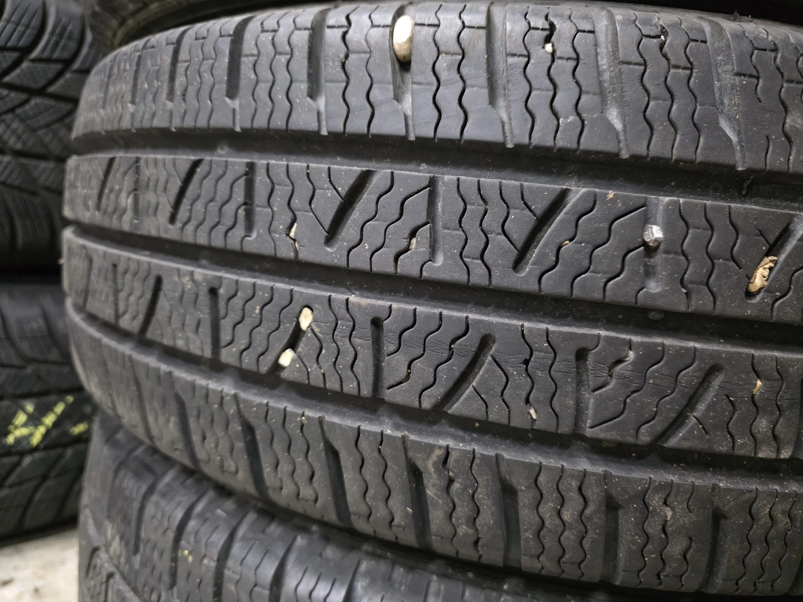 Гуми Зимни 205/65R16