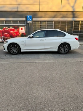 BMW 320  Plug-in Hybrid М пакет Алкантара Черен таван, снимка 7