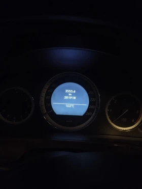 Mercedes-Benz E 220, снимка 2