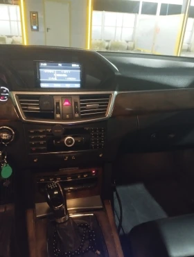 Mercedes-Benz E 220, снимка 6