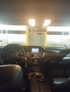 Mercedes-Benz E 220, снимка 8