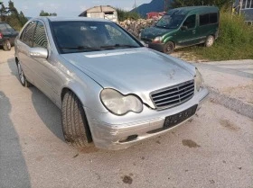 Mercedes-Benz C 220 На части, снимка 3