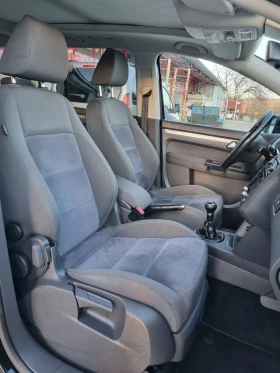 VW Touran 2.0tdi 140к.с Full екстри, Панорама. - 7200 € / 14081.98 лв. - 82443148 13