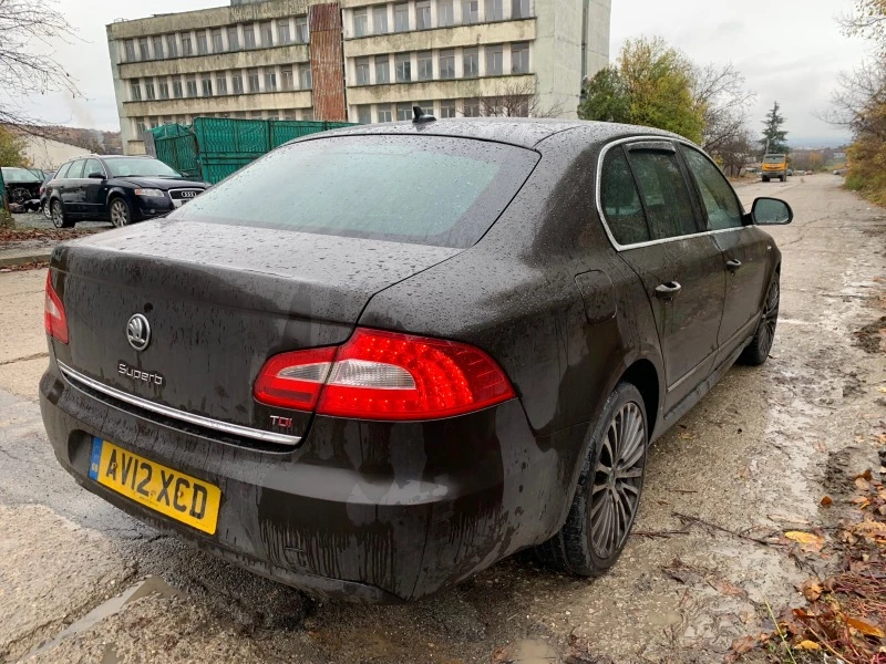 Skoda Superb 2.0d 170hp, снимка 3 - Автомобили и джипове - 41990788