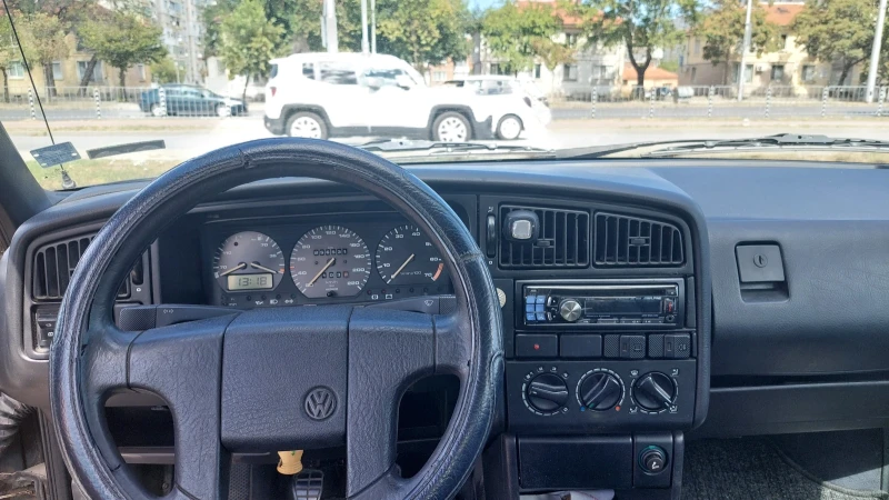 VW Passat 1.8 mono, снимка 8 - Автомобили и джипове - 47249616