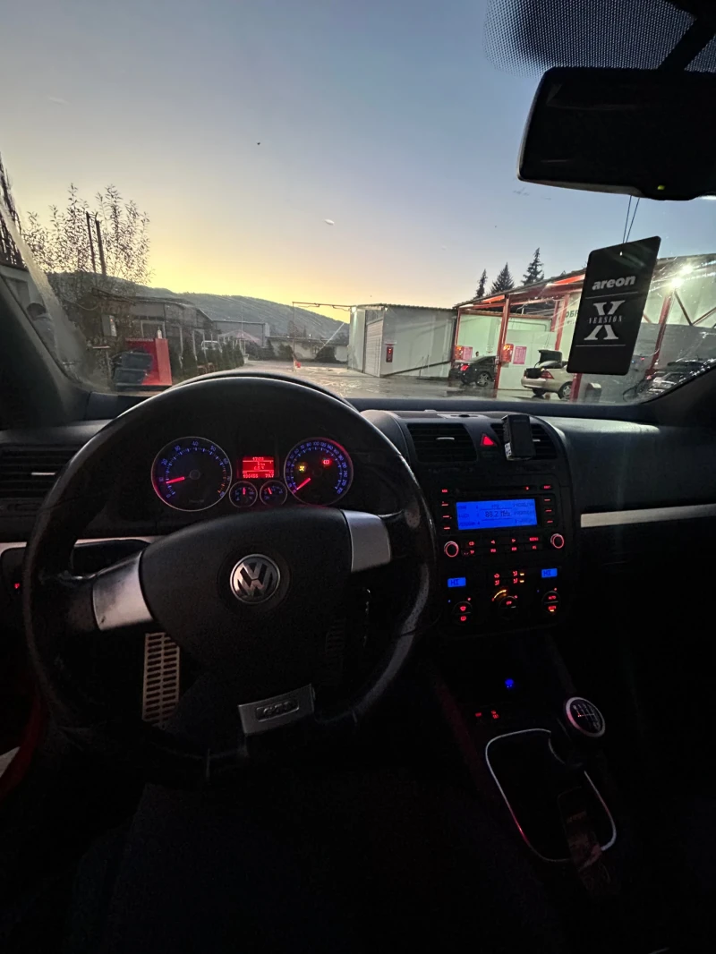 VW Golf, снимка 14 - Автомобили и джипове - 48711718