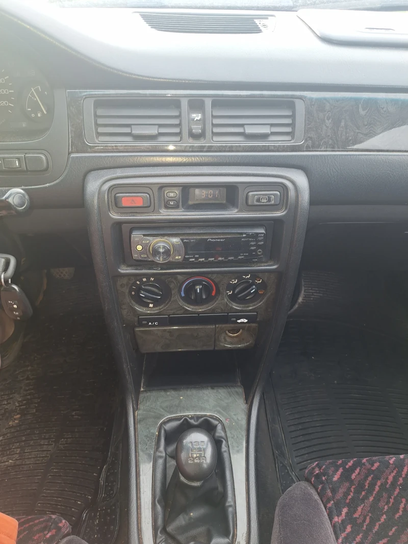 Honda Civic 1.6 Vtec 125 hp, снимка 11 - Автомобили и джипове - 49516732