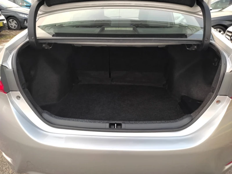 Toyota Corolla 1.6 132hp Luna, снимка 14 - Автомобили и джипове - 51177513