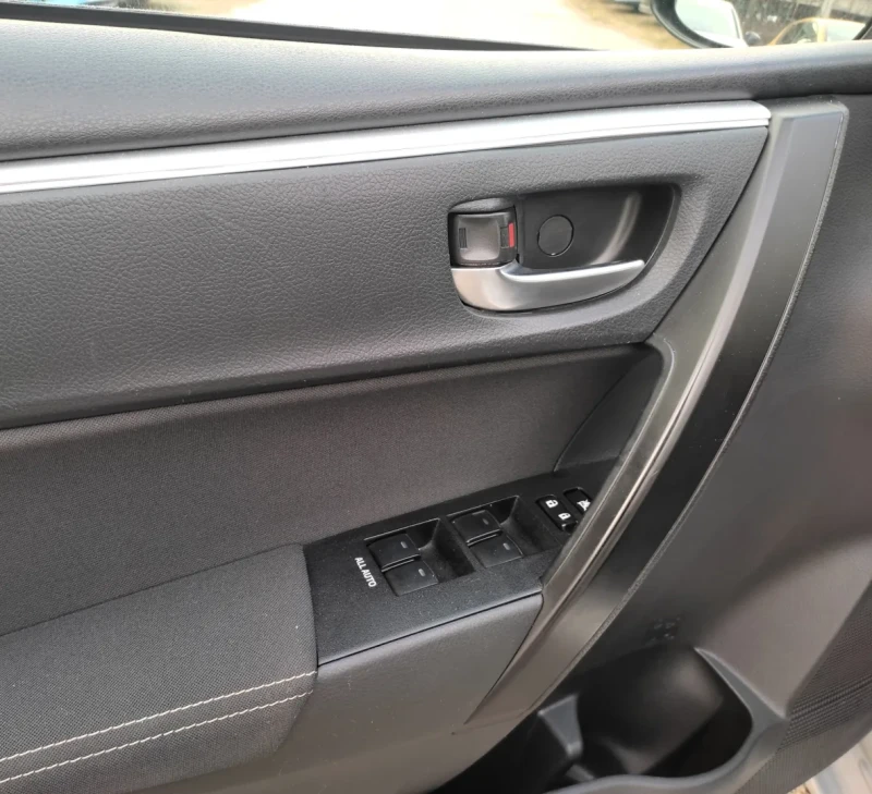 Toyota Corolla 1.6 132hp Luna, снимка 12 - Автомобили и джипове - 51177513