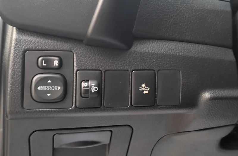 Toyota Corolla 1.6 132hp Luna, снимка 11 - Автомобили и джипове - 51177513