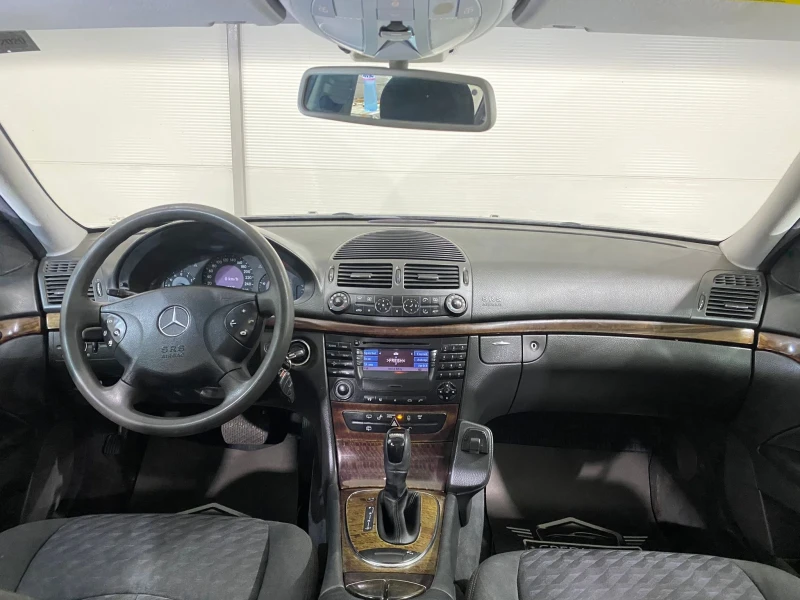 Mercedes-Benz E 220, снимка 8 - Автомобили и джипове - 51642987