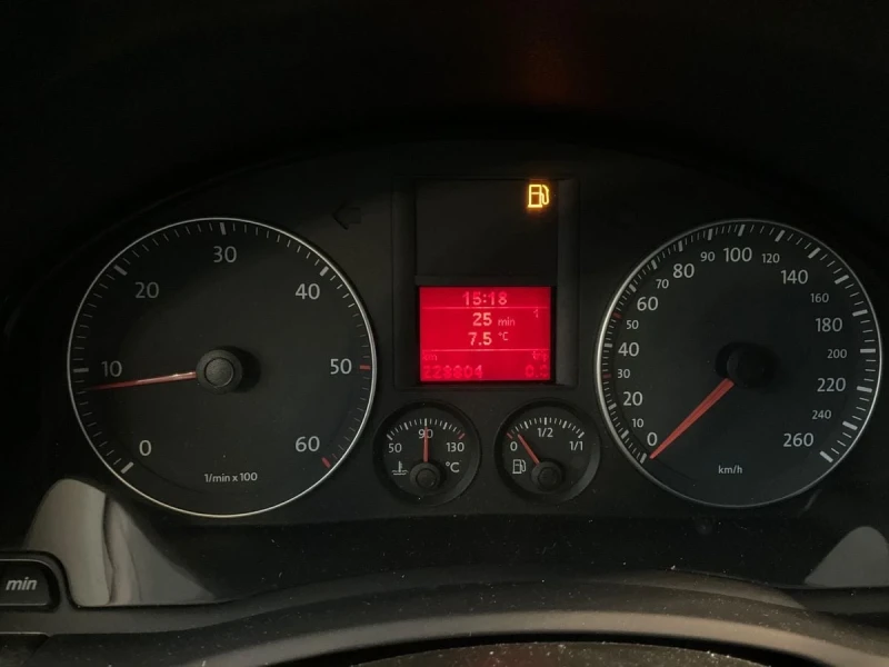 VW Golf 1.9 TDI* Sportline* ОЧАКВАН ВНОС* 6-Скорости* , снимка 4 - Автомобили и джипове - 53241685