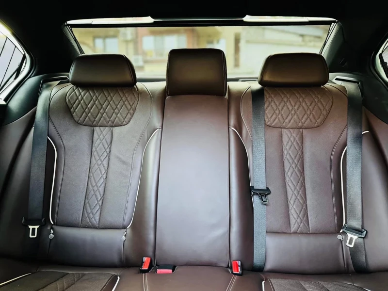 BMW 750 G12, снимка 17 - Автомобили и джипове - 53587249