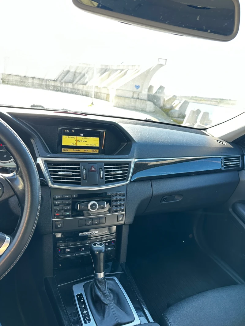 Mercedes-Benz E 250, снимка 7 - Автомобили и джипове - 53446678