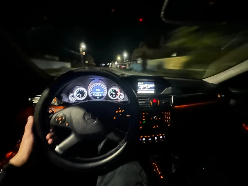 Mercedes-Benz E 250, снимка 9 - Автомобили и джипове - 53446678