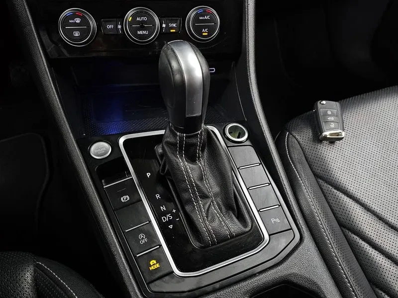 VW Jetta 1.4 TSI PRESTIGE, снимка 11 - Автомобили и джипове - 55446810