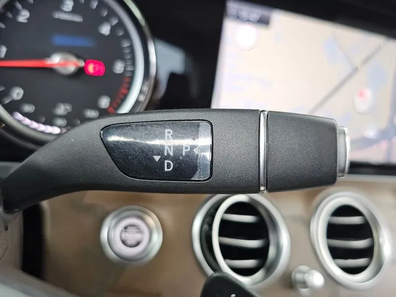 Mercedes-Benz E 220 4MATIC EXCLUSIVE, снимка 9 - Автомобили и джипове - 56017002