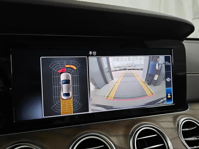 Mercedes-Benz E 220 4MATIC EXCLUSIVE, снимка 15 - Автомобили и джипове - 56017002