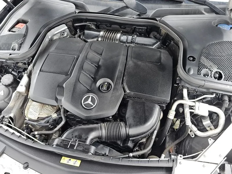 Mercedes-Benz E 220 4MATIC EXCLUSIVE, снимка 6 - Автомобили и джипове - 56017002