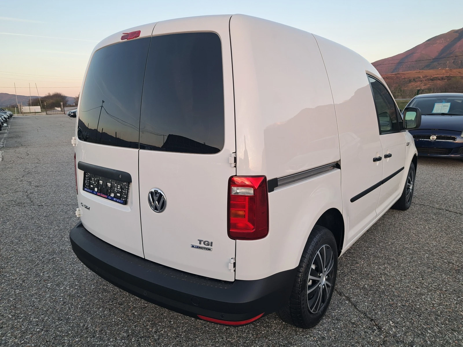 VW Caddy 1,4 TGI - изображение 7