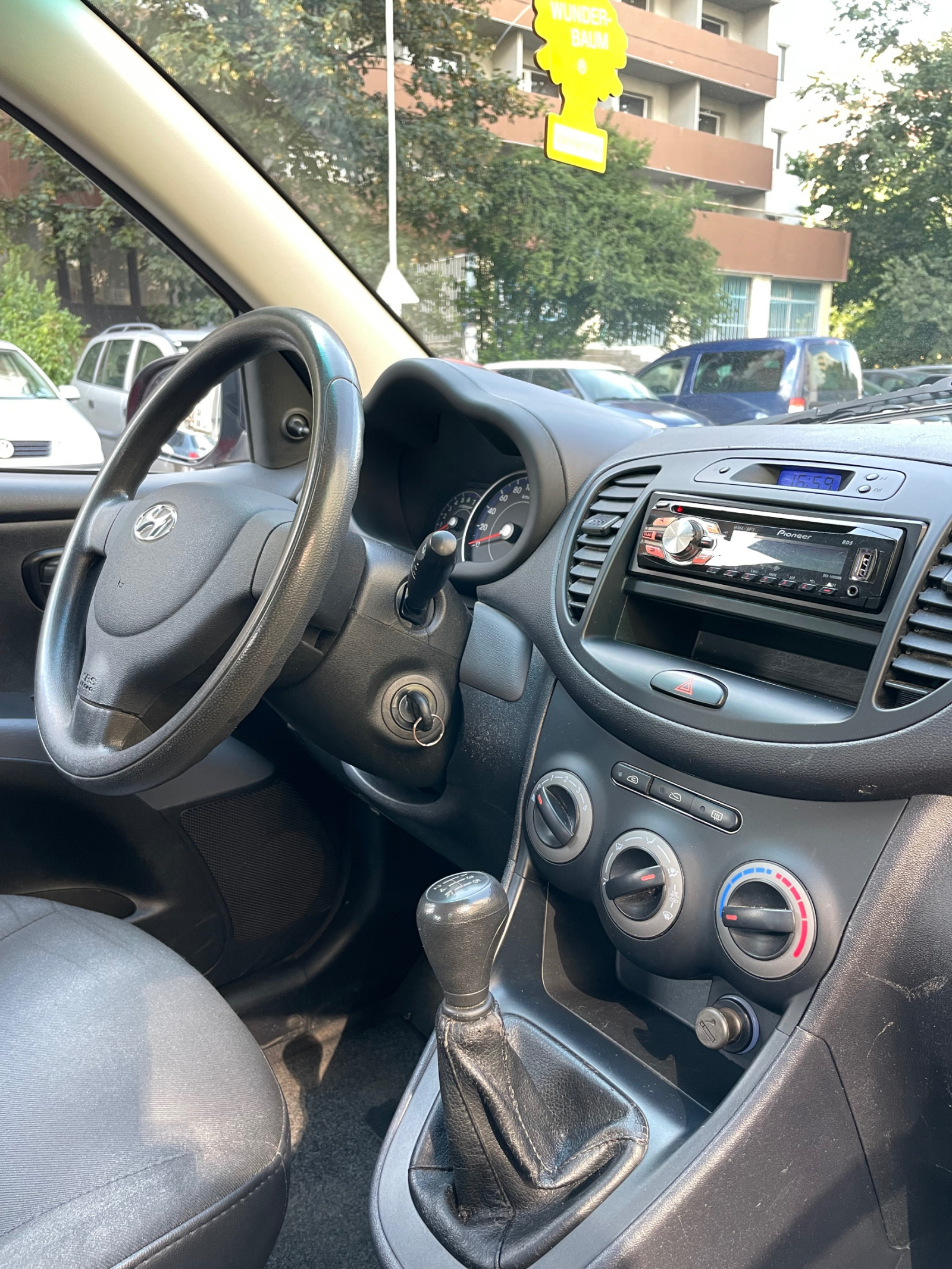 Hyundai I10 2012 година 1.1 бензин 4 цилиндра - изображение 3