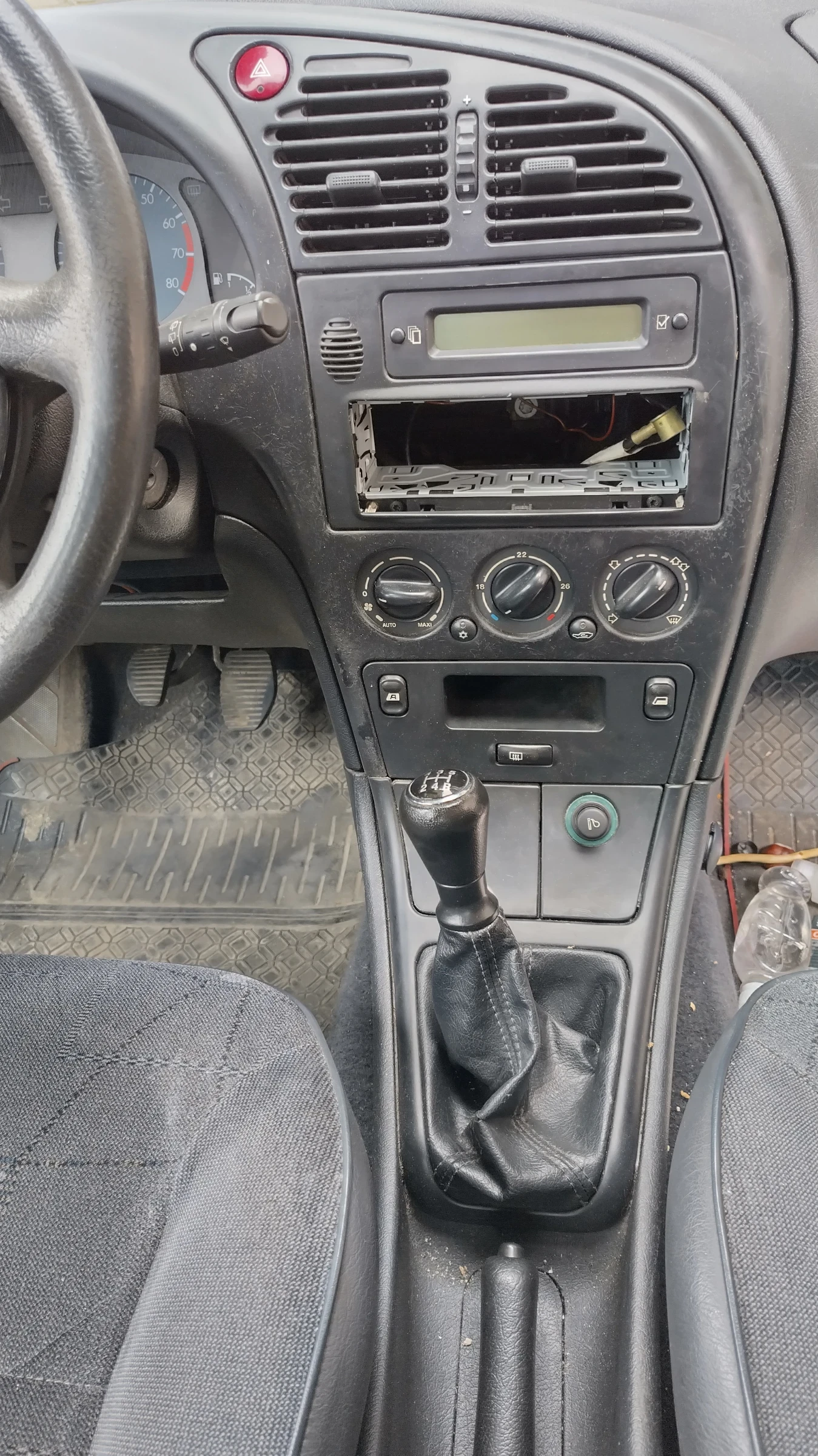 Citroen Xsara 1.4 75 к.с. - изображение 5