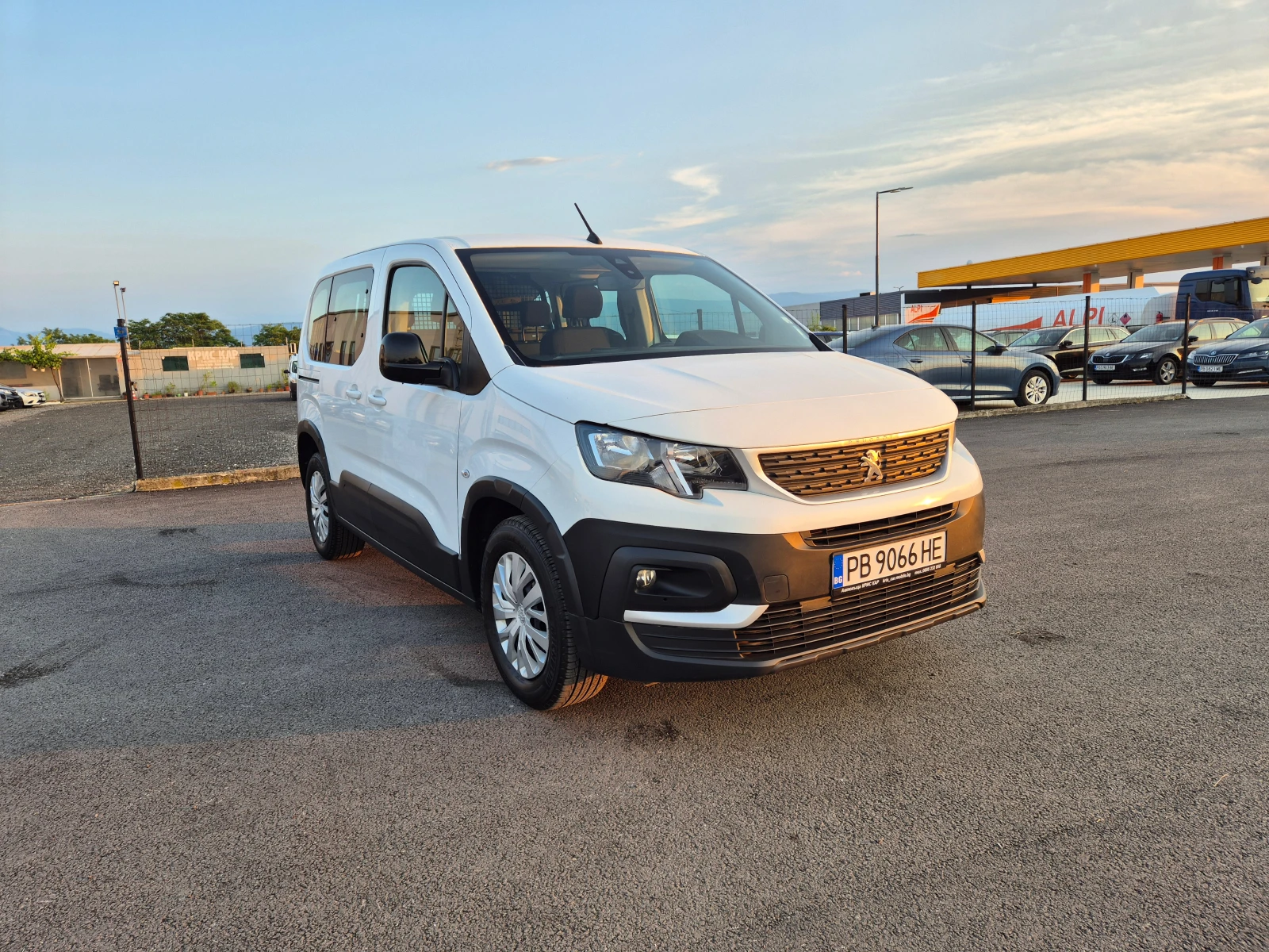 Peugeot Partner  N1-1.5 HDi - изображение 7